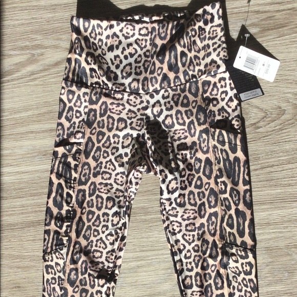 Onzie Women's High Rise Pocket Legging - Picture 6 of 8